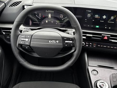 New 2026 Kia Sportage LX image 16