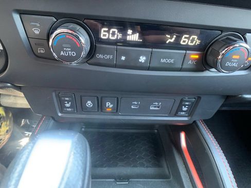 Used 2023 Nissan Frontier PRO-4X w/ Pro Convenience Package AWD/4WD image 25