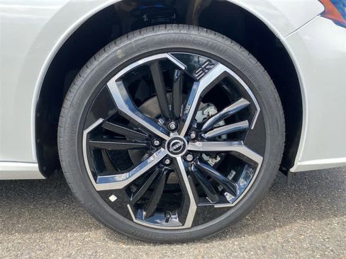 New 2025 Nissan Altima 2.5 SR image 28