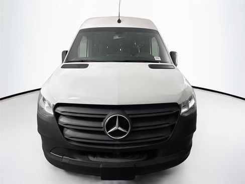 Used 2022 Mercedes-Benz Sprinter 3500 image 7