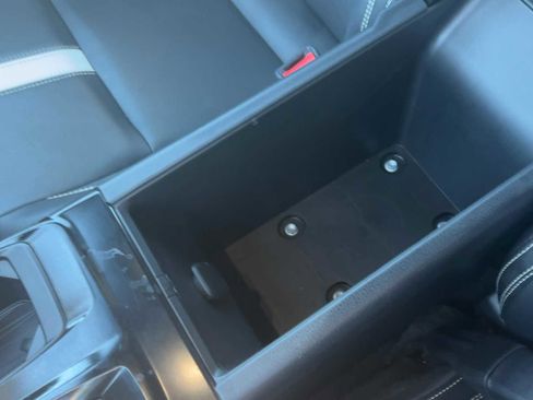 Used 2025 Toyota Camry SE FWD image 23