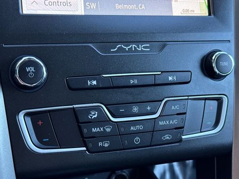 Used 2020 Ford Fusion SE image 17