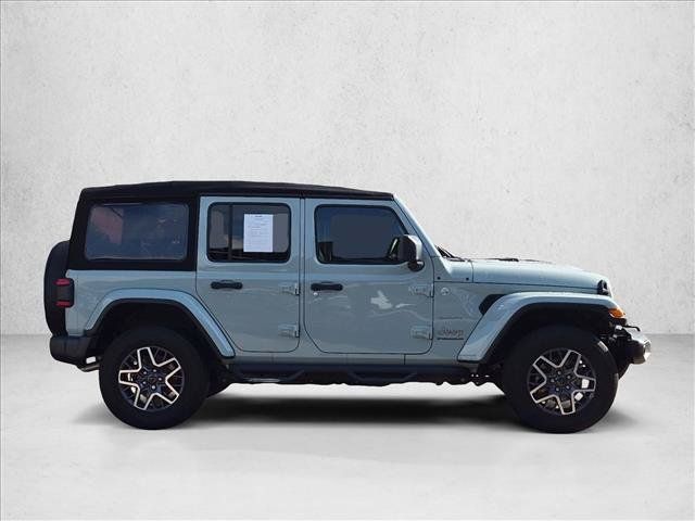 Used 2024 Jeep Wrangler Unlimited Sahara AWD/4WD image 4
