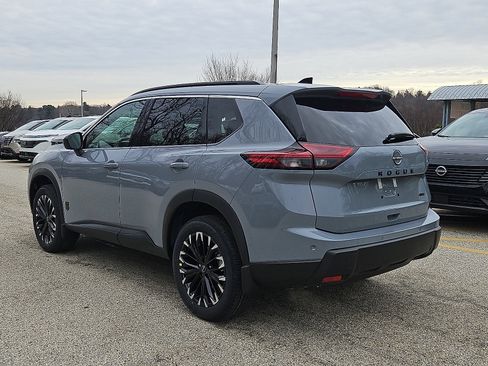 New 2026 Nissan Rogue SV image 4