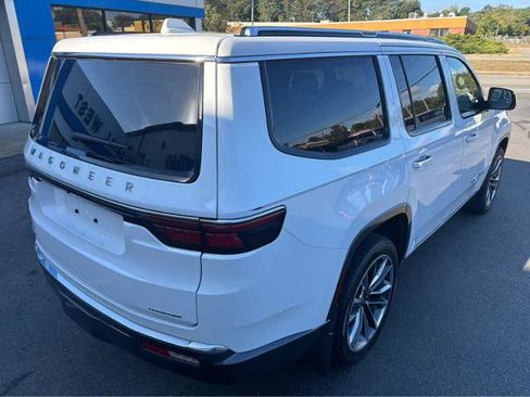 Used 2022 Jeep Wagoneer Series III w/ Premium Group I image 11