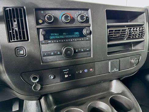 Used 2020 Chevrolet Express 2500 RWD image 12