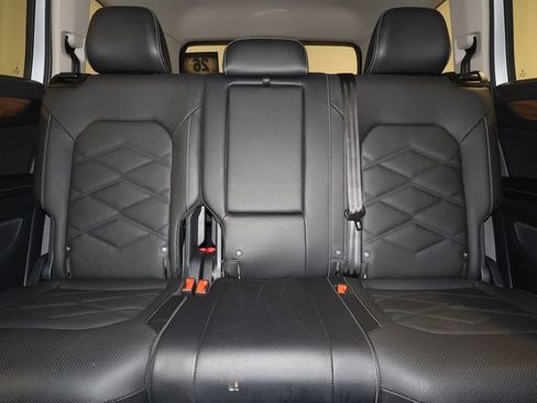 Used 2026 Volkswagen Atlas SE AWD/4WD image 30