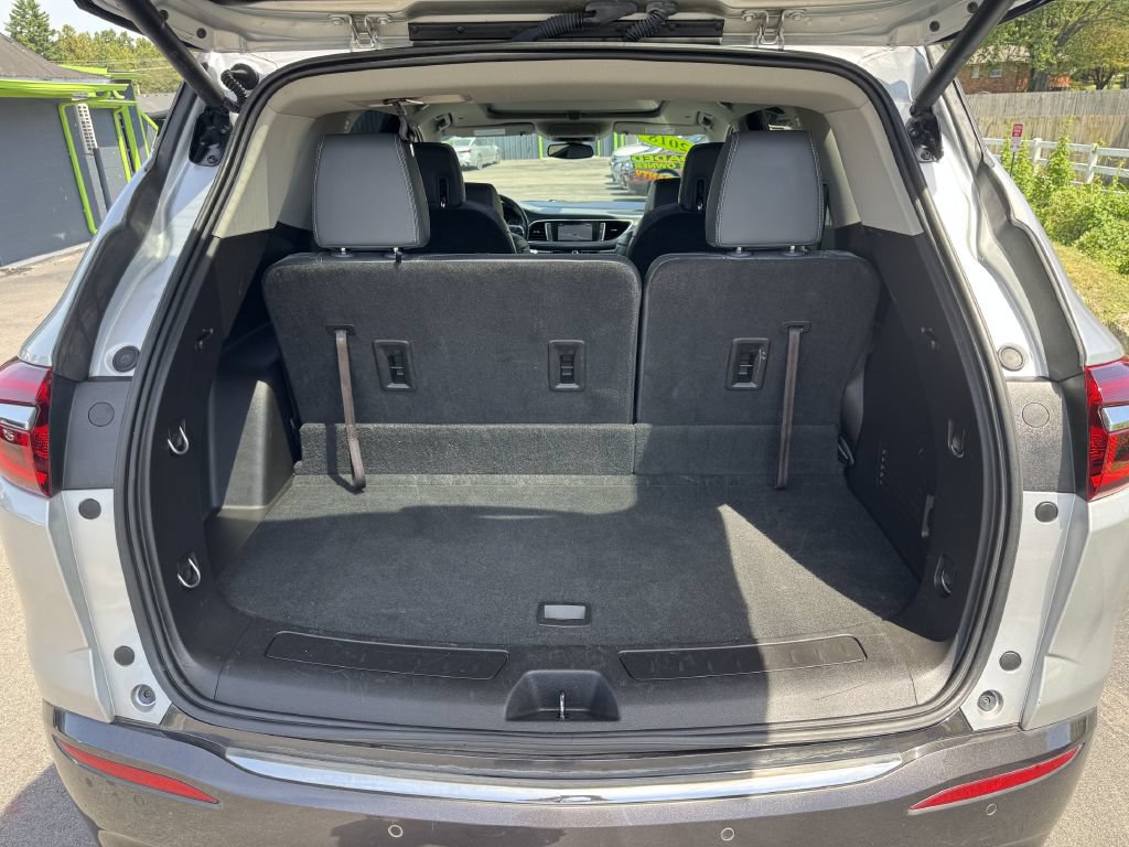 Used 2018 Buick Enclave Essence FWD image 12