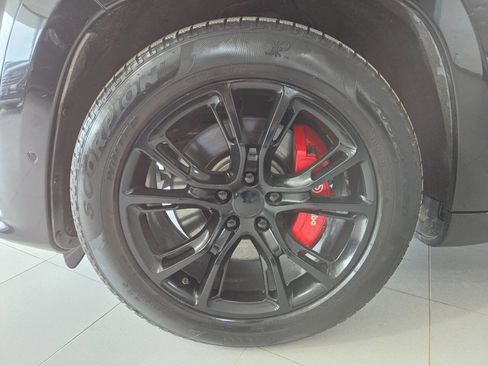 Used 2017 Jeep Grand Cherokee SRT image 14