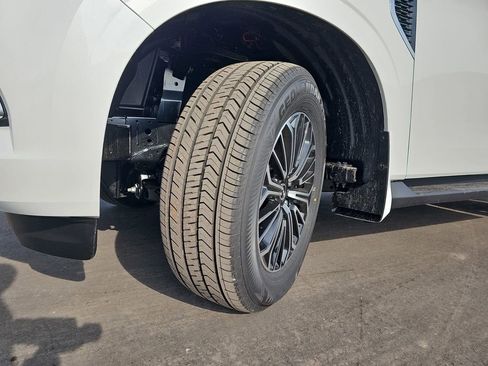 New 2026 Nissan Armada SL image 36