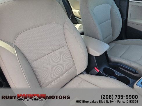 Used 2020 Hyundai Elantra SE FWD image 32