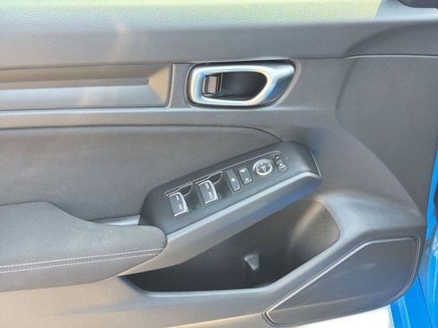 Used 2025 Honda Civic Sport image 13