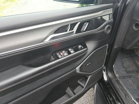 Used 2023 Jeep Wagoneer Series II AWD/4WD image 17