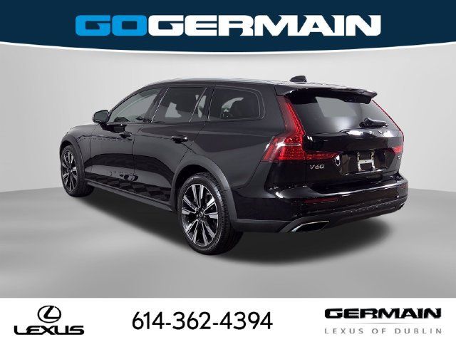 Used 2020 Volvo V60 T5 Cross Country AWD/4WD image 11