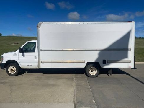 Used 2008 Ford E-350 and Econoline 350 Super Duty RWD image 5