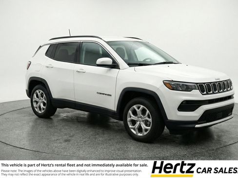 Used 2025 Jeep Compass Latitude image 1