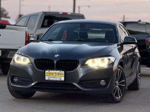 Used 2018 BMW 230i Coupe image 3