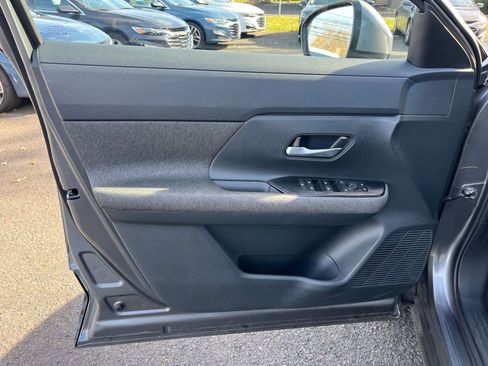 Used 2025 Nissan Kicks SV image 20