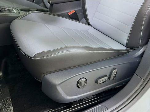 New 2026 Volkswagen Jetta SE image 21