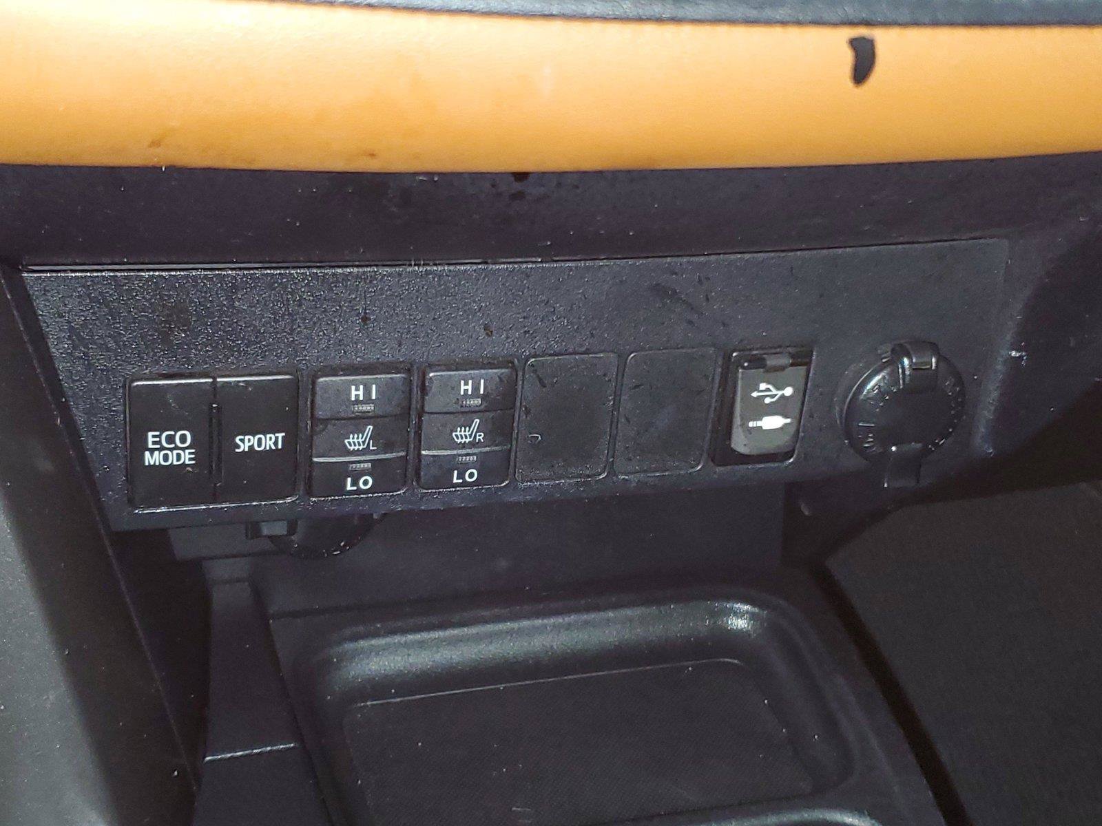Used 2016 Toyota RAV4 SE FWD image 34