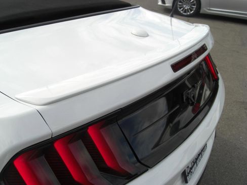 Used 2020 Ford Mustang Premium image 13