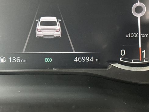 Used 2023 Genesis G70 2.0T image 34