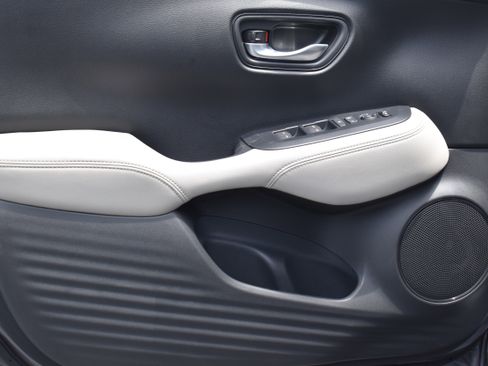 New 2026 Honda HR-V LX image 12