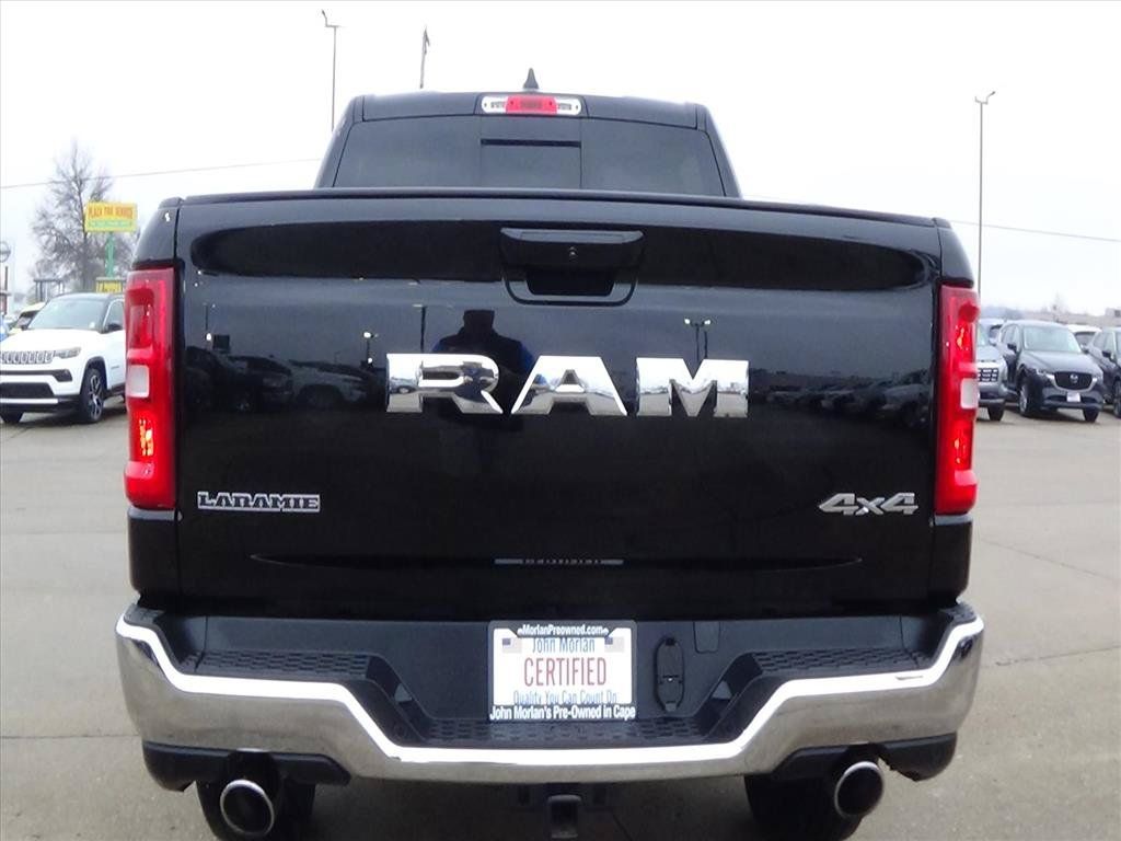 Used 2025 RAM 1500 Laramie AWD/4WD image 7