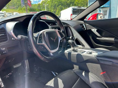 Used 2019 Chevrolet Corvette Stingray Coupe w/ 1LT RWD image 14