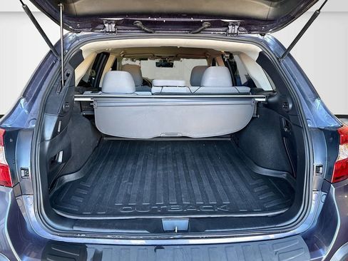 Used 2018 Subaru Outback 2.5i Premium image 24