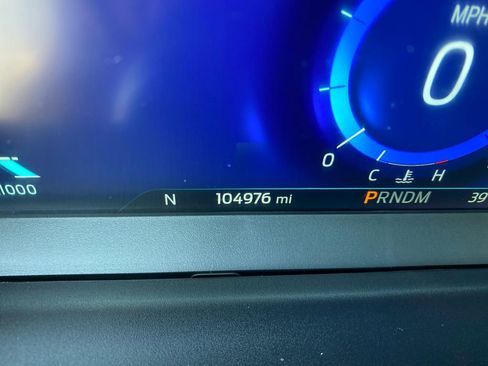 Used 2020 Ford Explorer Platinum w/ Premium Technology Package image 17