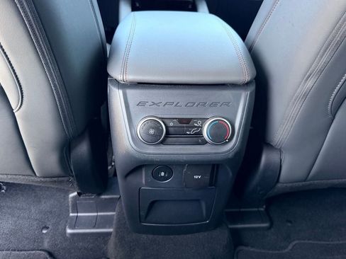 Certified 2025 Ford Explorer Active w/ Active Comfort Package RWD image 19