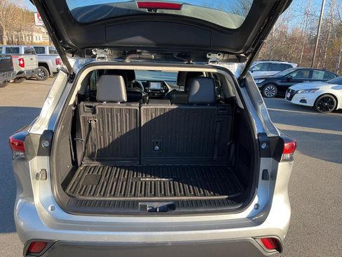 Used 2022 Toyota Highlander Limited image 5