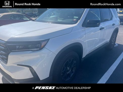 Used 2023 Honda Pilot TrailSport image 1