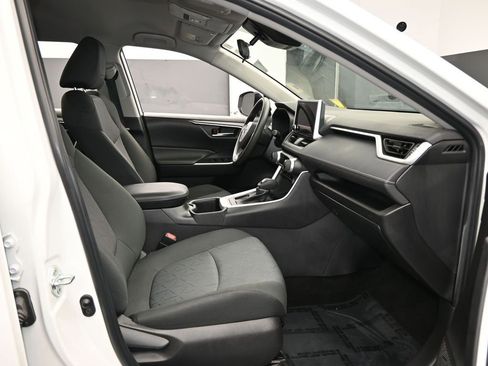 Used 2023 Toyota RAV4 XLE image 43