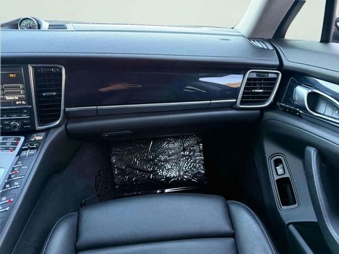 Used 2014 Porsche Panamera 4 image 25