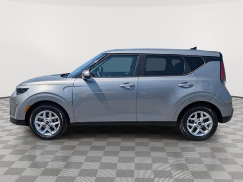 Used 2024 Kia Soul S FWD image 2