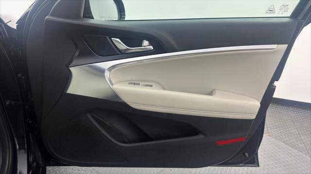 Used 2025 Genesis G70 2.5T AWD/4WD image 22