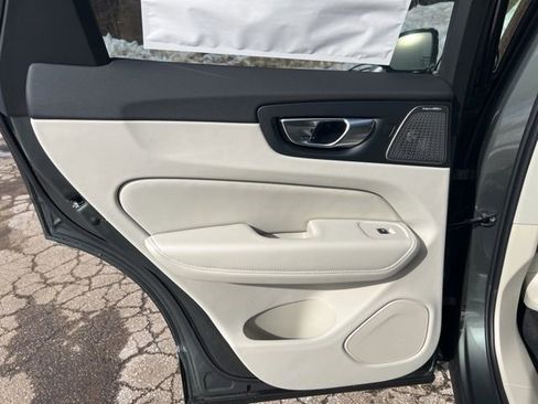 New 2026 Volvo XC60 B5 Ultra w/ Climate Package image 21