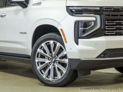 Used 2025 Chevrolet Tahoe High Country AWD/4WD image 4