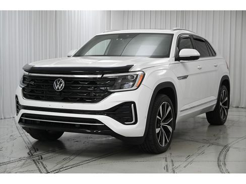 Used 2024 Volkswagen Atlas Cross Sport SEL Premium R-Line image 4