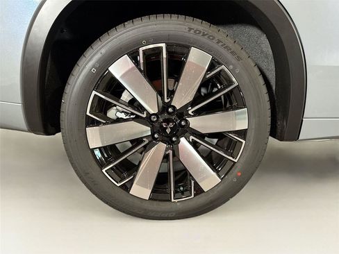 New 2026 Mitsubishi Outlander SEL FWD image 35