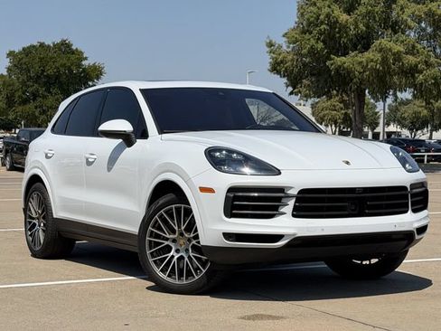 Used 2023 Porsche Cayenne Platinum Edition w/ Assistance Package AWD/4WD image 2