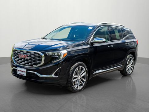 Used 2018 GMC Terrain Denali w/ GMC Pro Grade Package AWD/4WD image 3