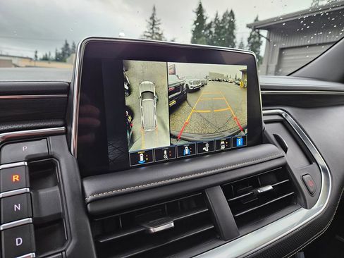 Used 2023 GMC Yukon SLT w/ SLT Premium Package image 30