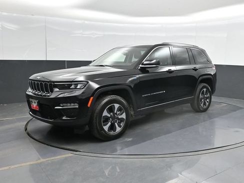 Used 2022 Jeep Grand Cherokee Limited 4xe w/ Luxury Tech Group II AWD/4WD image 8