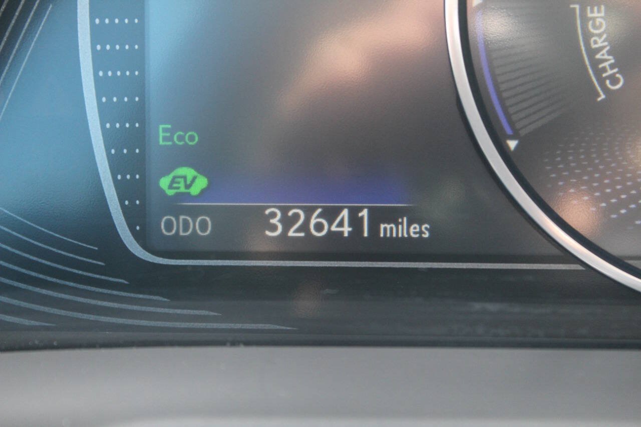 Used 2020 Lexus ES 300h w/ Accessory Package 2 FWD image 9