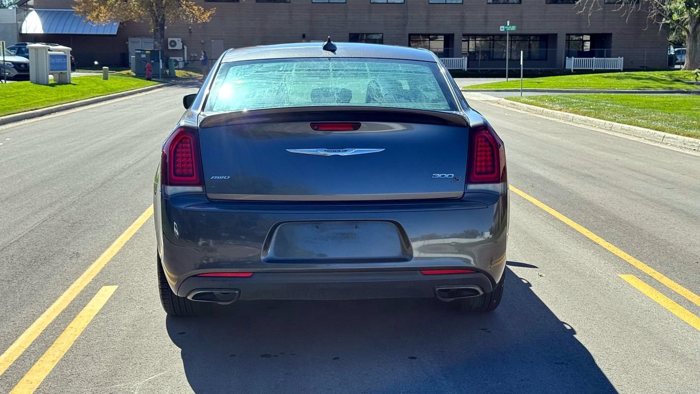 Used 2018 Chrysler 300 S w/ S Model Appearance Package AWD/4WD image 4