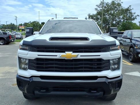 Used 2024 Chevrolet Silverado 2500 Custom w/ Custom Value Package AWD/4WD image 2