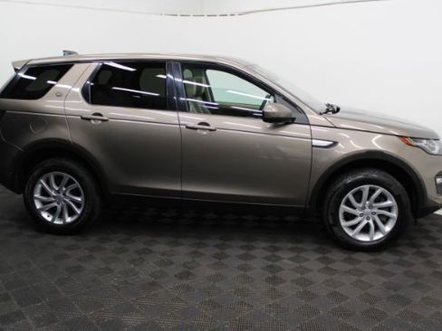 Used 2017 Land Rover Discovery Sport HSE image 4